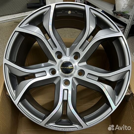 Диски на Toyota Land Cruiser 200 R22