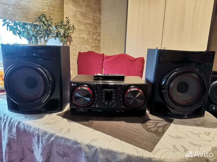 Музыкальный центр LG xboom CJ44