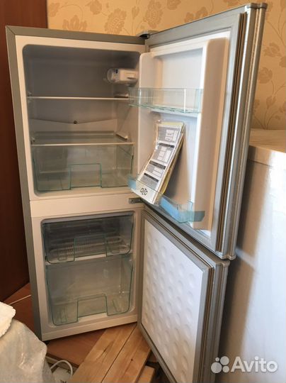 Холодильники новые.цены разные