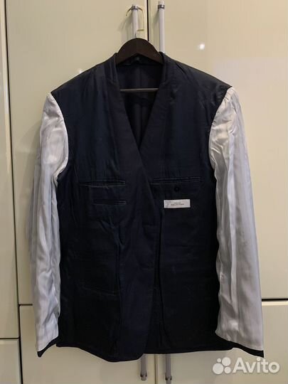 Мужской классический костюм фирмы versace