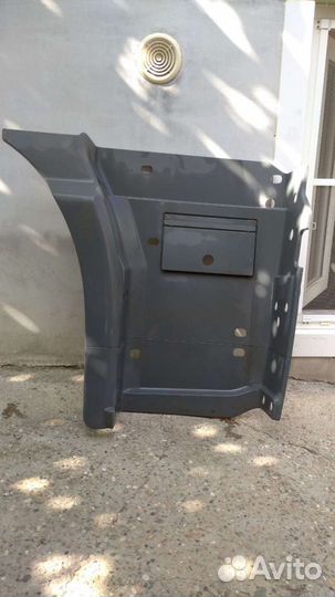 Правый порог на Мерседес Actros