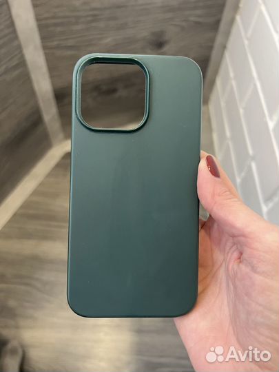 Чехол на iPhone 13 pro зеленый