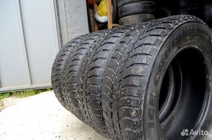 Bridgestone Ice Cruiser 5000 215/65 R16