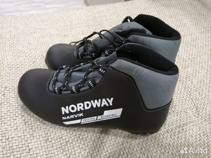 Продажа лыжных ботинок