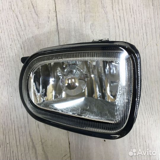 Фара противотуманная птф Туманка Nissan almera N16