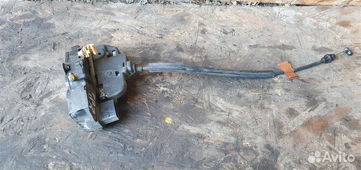 Замок двери передней левой Cadillac SRX 1 2003-20