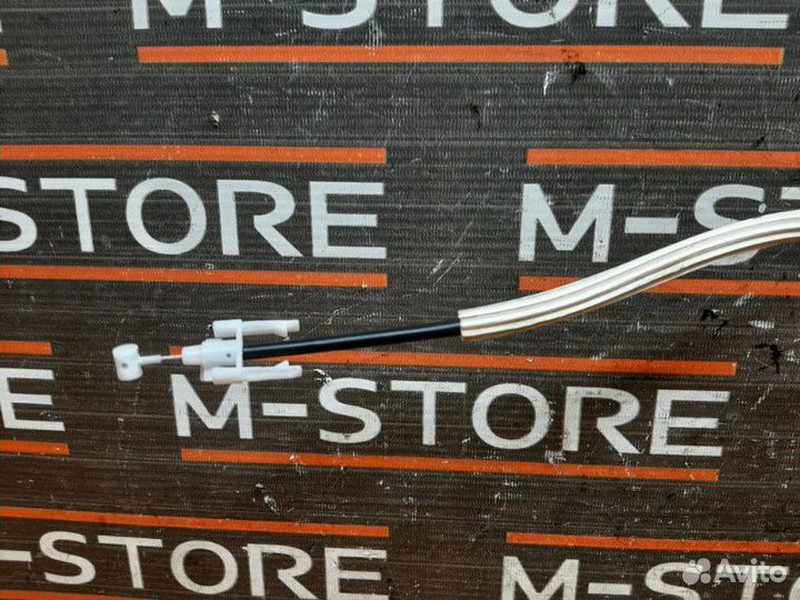 Замок двери передний правый Volkswagen Touareg 7L