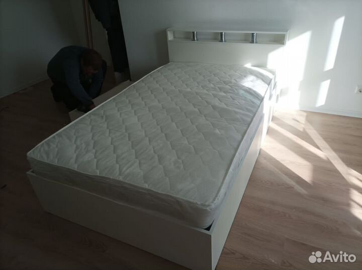 Кровать с матрасом