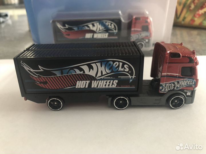 Машинка Hot wheels track stars Mercedes-Benz actro
