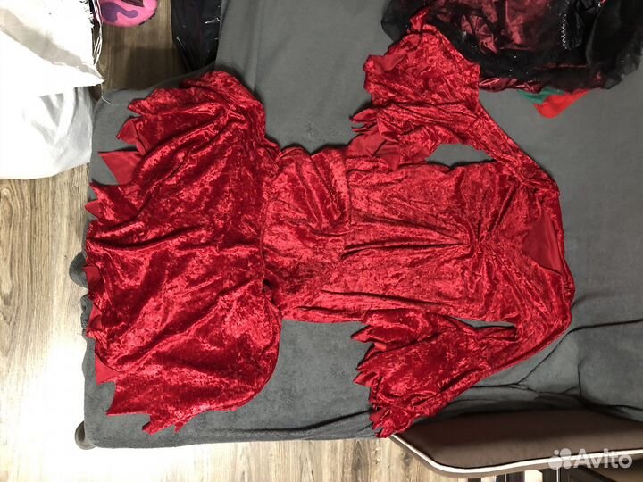 Костюмы тематические праздничные