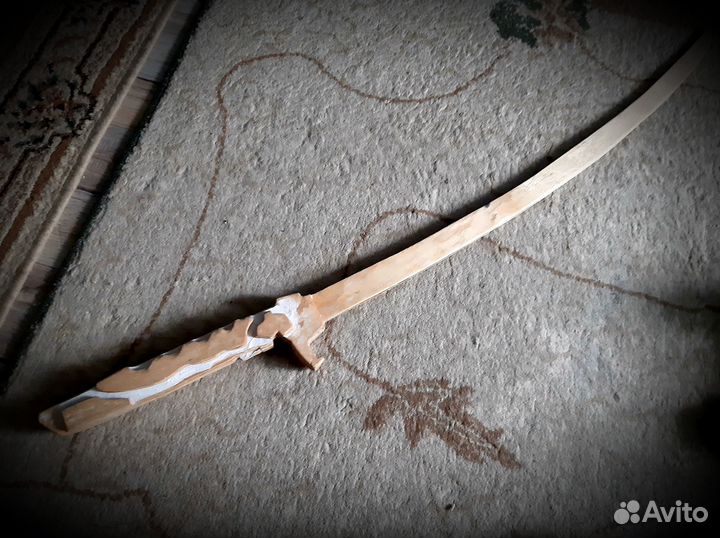 Ребенок продает свои игрушки