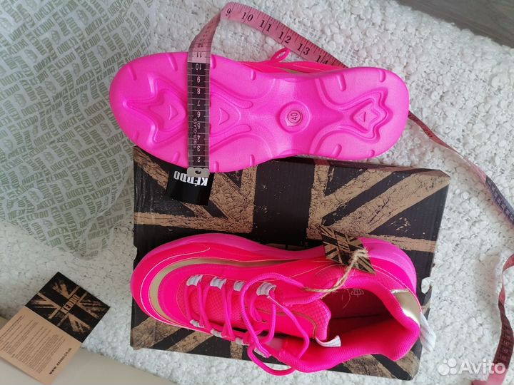 Кроссовки женские 40 размер новые