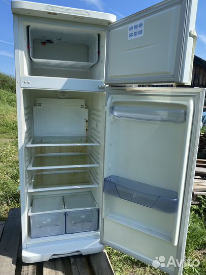 Холодильник нерабочий под ремонт