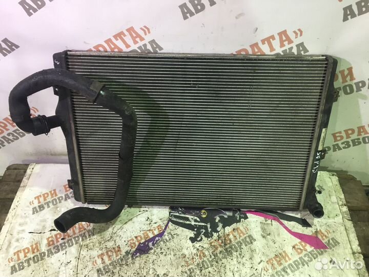 Шкода Октавия Радиатор охлаждающей жидкости