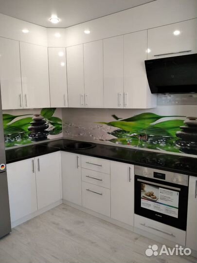 Кухни шкафы столы кровати комоды прихожие