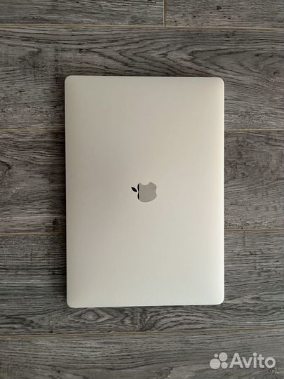 MacBook Pro 15 (2019), 512 ГБ, Core i9, 2.3 ГГц, RAM 32 ГБ, Radeon Pro 560X 4 ГБ