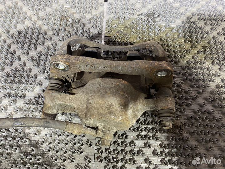 Суппорт передний правый Hyundai Getz