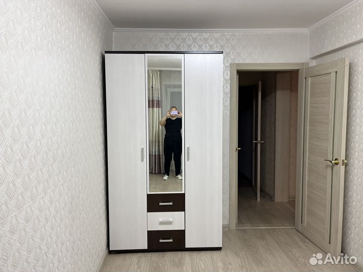 Шкаф