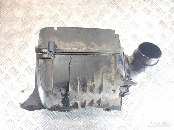 Корпус воздушного фильтра Skoda Octavia 2004 2013