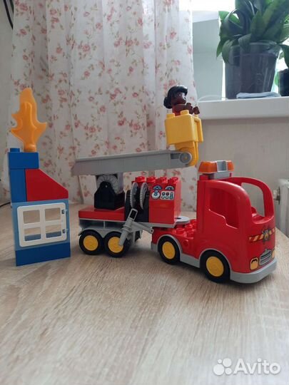 Лего дупло пожарная машина