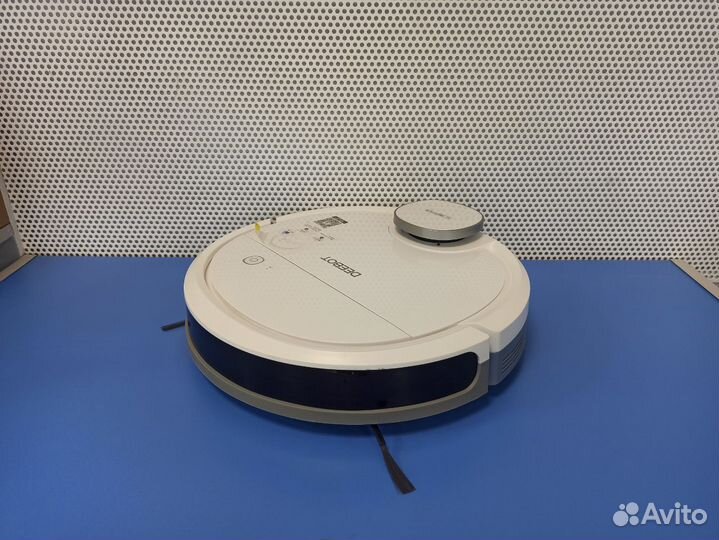 Робот-пылесос Ecovacs Deebot Ozmo 900