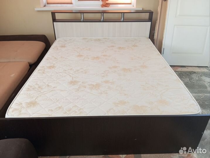 Кровать двухспальная 160 200 бу