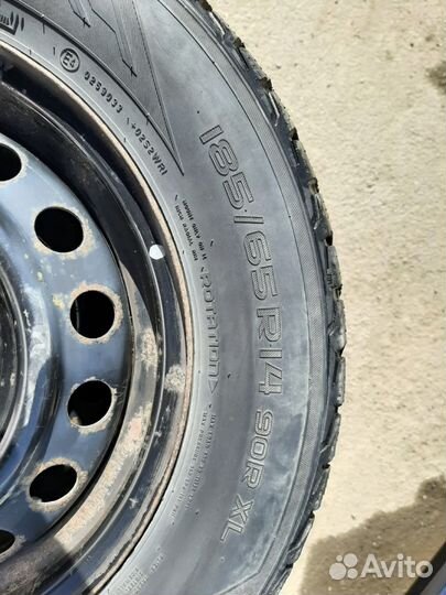 Nokian Tyres Hakkapeliitta R2 185/65 R14 90R