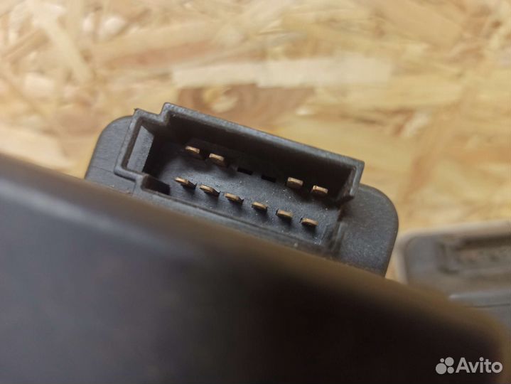 Компрессор замка Volkswagen Passat B3