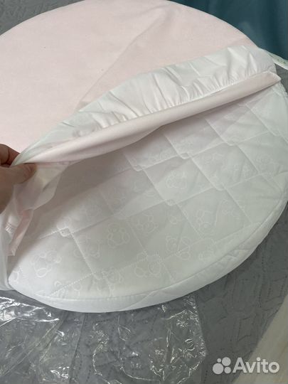 Круглый матрас в кроватку для новорожденного