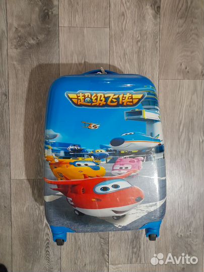 Чемодан на колесах детский