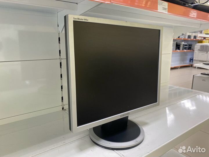 Монитор Samsung 940BF