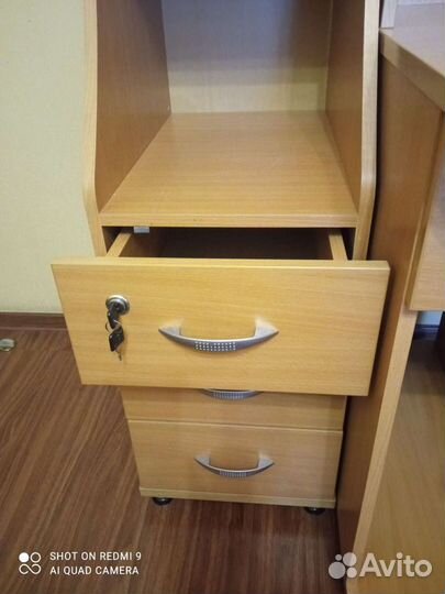 Детский письменный стол бу