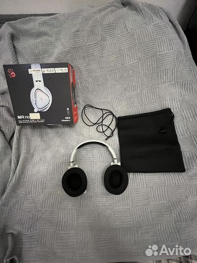 Беспроводные наушники bloody