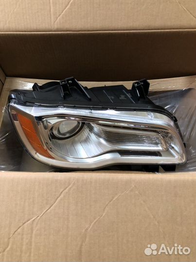 Фара Chrysler 300 C крайслер 300с