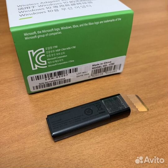 Xbox ONE Li-Ion Rechargeable Battetry & USB-C cabl