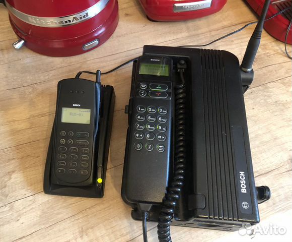 Два телефона Bosch Cartel MT 8G 2 и M-COM214