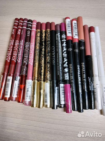 Карандаши гелевые Maybelline, Vivienne sabo и др