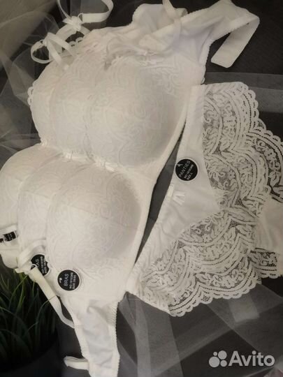 Шикарный комплект нижнего белья