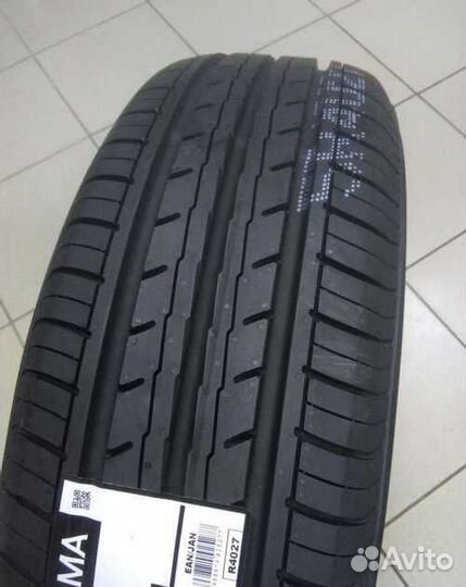 Yokohama BluEarth-ES ES32 215/55 R17 94V