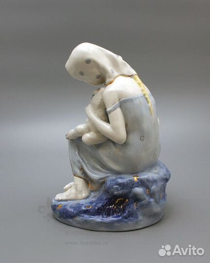 Антикварная статуэтка «Аленушка с козленком»
