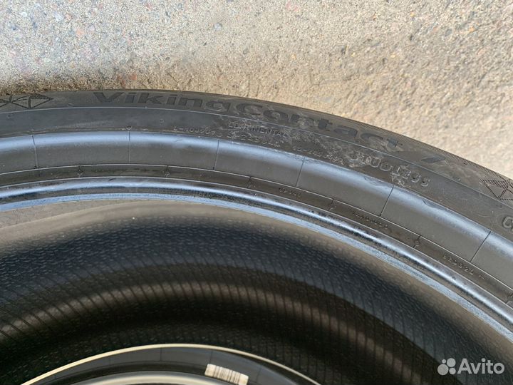 Continental ContiVikingContact 7 235/45 R18 98T