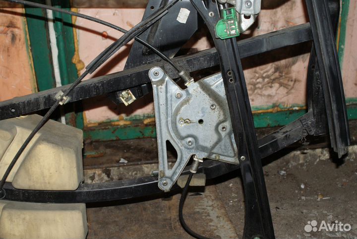 Передний правый стеклоподъемник Audi A4 B5 8D
