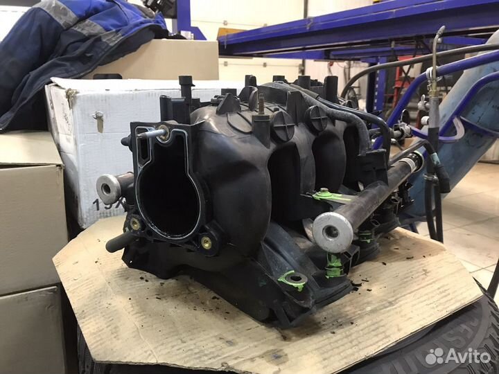 Впускной коллектор Chevrolet V8 4.8 LR4