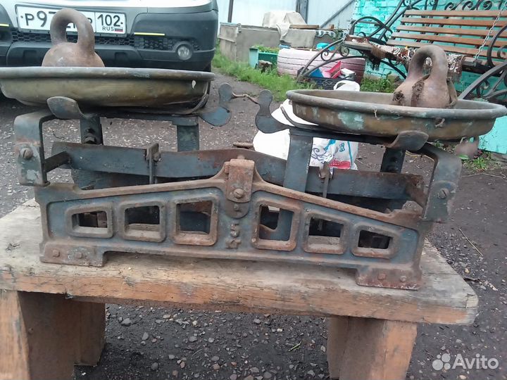 Весы старинные