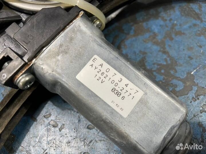 Стеклоподъемник передний правый Chrysler Voyager 4