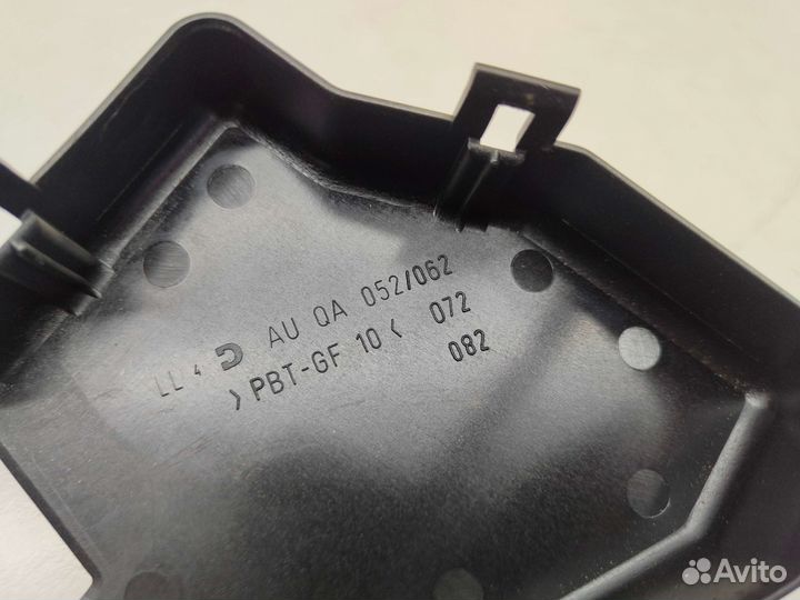 Крышка блока предохранителей Volkswagen Golf MK4