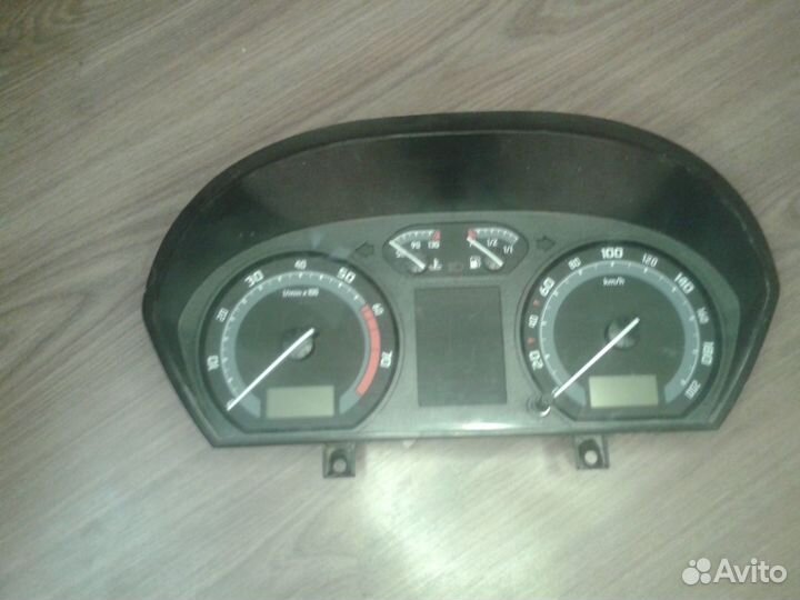 Приборная панель Skoda Fabia