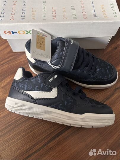 Новые кроссовки geox