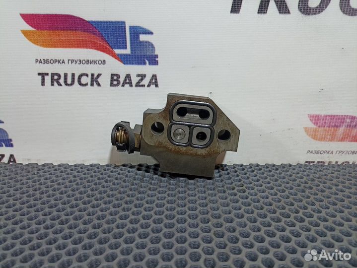 1670900 Клапан топливный обратный