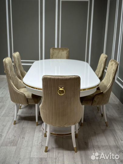 Стол для гостинной